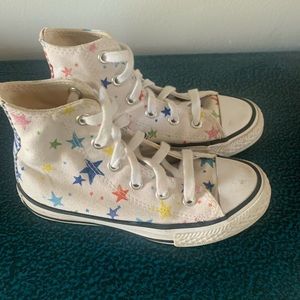 Converse All Star kids size 11 Star hightop sneaker